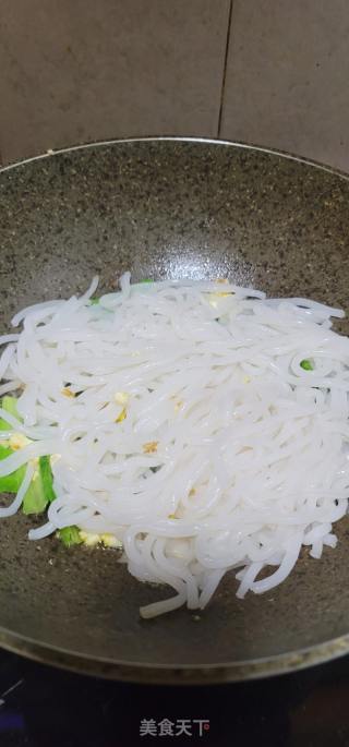 香麦菜鸡蛋炒濑粉的做法步骤：8