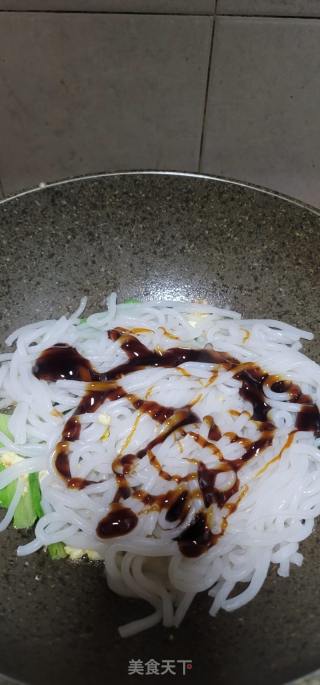 香麦菜鸡蛋炒濑粉的做法步骤：9