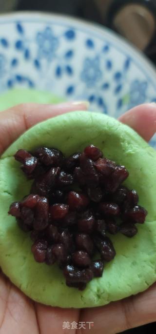 蜜红豆艾草糯米糍的做法步骤：9