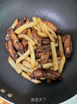 孜然鸡翅土豆的做法步骤：10