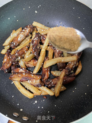 孜然鸡翅土豆的做法步骤：12