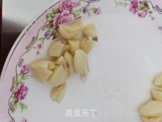 腊肠炒西兰花的做法步骤：2