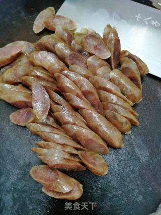 腊肠炒西兰花的做法步骤：4