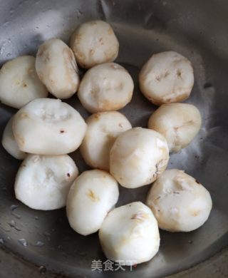 马蹄苹果肉片汤的做法步骤：2