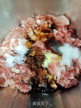 荠菜猪肉饺子的做法步骤：4