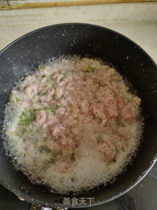 香菜杂酱的做法步骤：1
