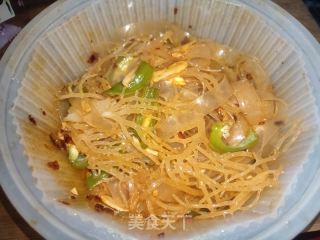 老干妈红油拌凉皮的做法步骤：4