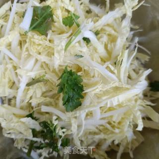 火腿肠拌白菜的做法步骤：3