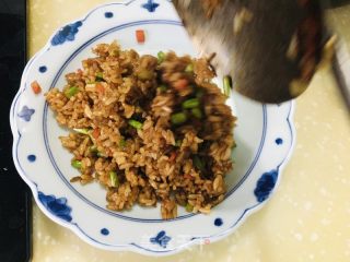 酱油炒饭的做法步骤：8