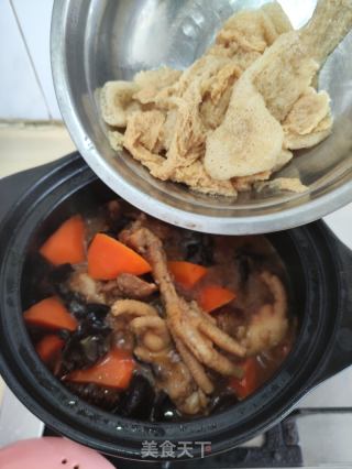 杂菌胡萝卜焖大骨的做法步骤：9