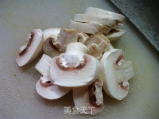 蘑菇大白菜炒黄豆芽的做法步骤：3
