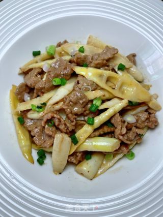 小竹笋炒牛肉的做法