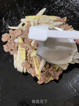 小竹笋炒牛肉的做法步骤：9