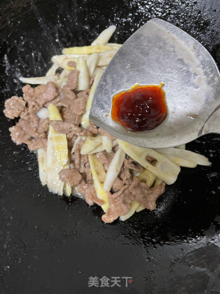 小竹笋炒牛肉的做法步骤：10