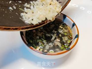 不加一滴水，鲜嫩好吃的蘸汁贻贝的做法步骤：6