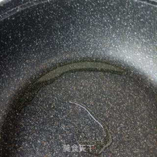 火腿肠乌鸡蛋炒韭菜的做法步骤：5