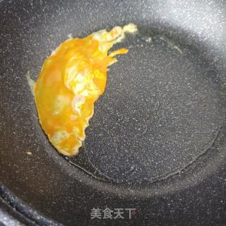 火腿肠乌鸡蛋炒韭菜的做法步骤：6
