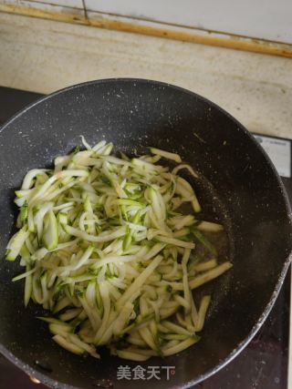 鸡蛋炒嫩南瓜的做法步骤：5
