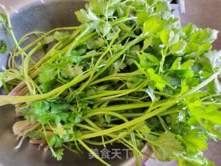 芹菜冬笋鲜肉包的做法步骤：3