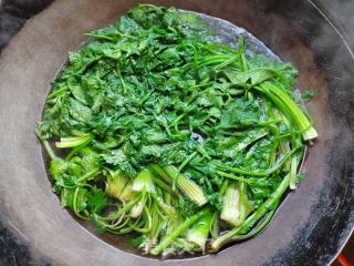 芹菜冬笋鲜肉包的做法步骤：4