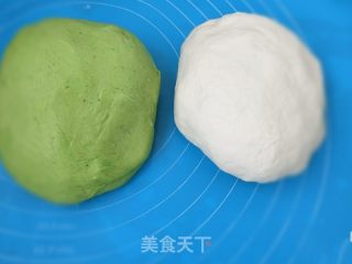 寿桃豆沙包的做法步骤：2