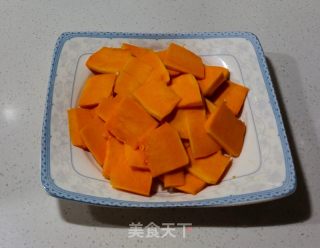 南瓜泥发糕的做法步骤：1