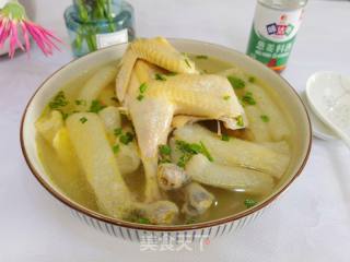 春季养生/鲜美好喝的竹荪鸡汤的做法步骤：7