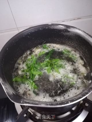 紫菜虾皮汤的做法步骤：3