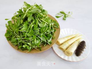 满口都是春天的味道/马兰头拌春笋的做法步骤：1