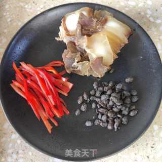 腊肉炒藠头的做法步骤：3