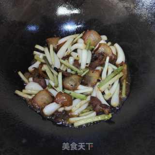 腊肉炒藠头的做法步骤：7