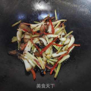 腊肉炒藠头的做法步骤：8