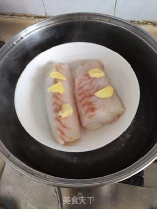 清蒸鳕鱼的做法步骤：3