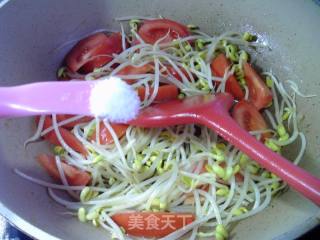 番茄炒黄豆芽的做法步骤：5