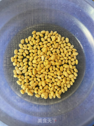 苦瓜黄豆排骨煲的做法步骤：1