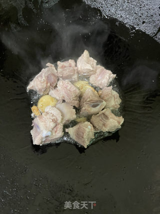 苦瓜黄豆排骨煲的做法步骤：7