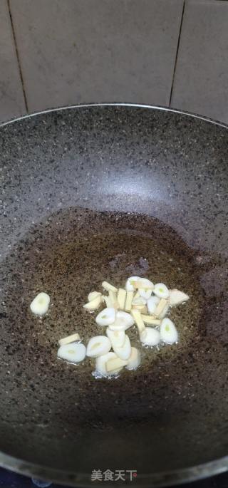 香菜炒牛肉的做法步骤：4