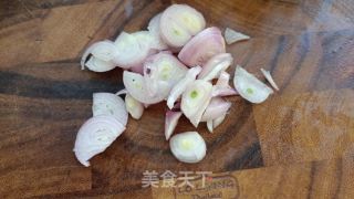 老干妈木耳的做法步骤：4