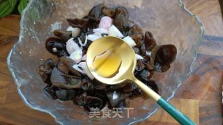 老干妈木耳的做法步骤：5