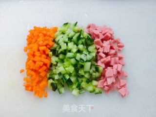 肉丁炒饭的做法步骤：3