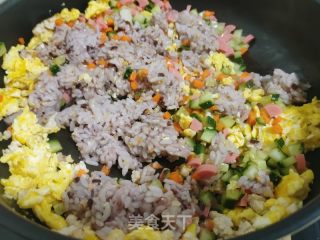 肉丁炒饭的做法步骤：6