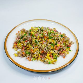 肉丁炒饭的做法步骤：7
