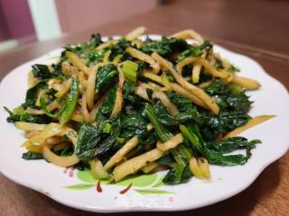 菠菜炒白萝卜丝的做法步骤：6