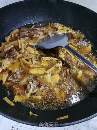 腊排骨焖笋干的做法步骤：13