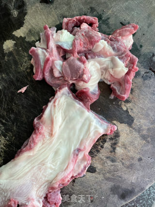 牛腩鸡脚煲的做法步骤：2