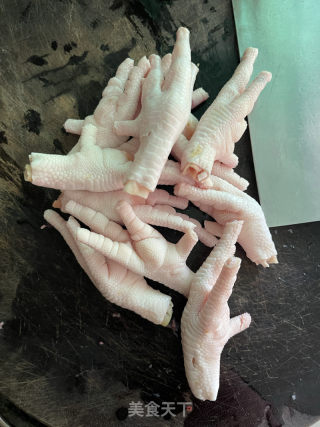 牛腩鸡脚煲的做法步骤：3