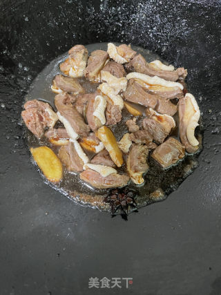 牛腩鸡脚煲的做法步骤：15