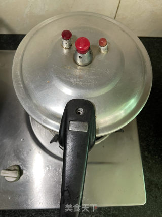 牛腩鸡脚煲的做法步骤：19