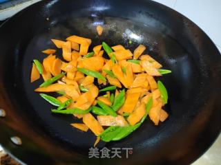 胡萝卜荸荠炒肉片的做法步骤：5