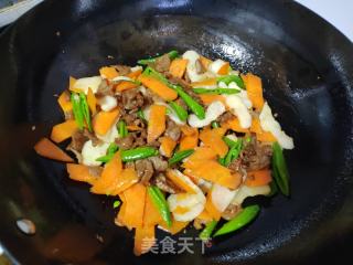 胡萝卜荸荠炒肉片的做法步骤：7